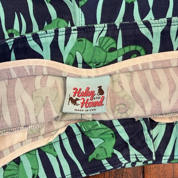 HALEY AND THE HOUND GREEN NAVY SEAHORSE SIZE 2 SHORTS - Picture 4 of 10